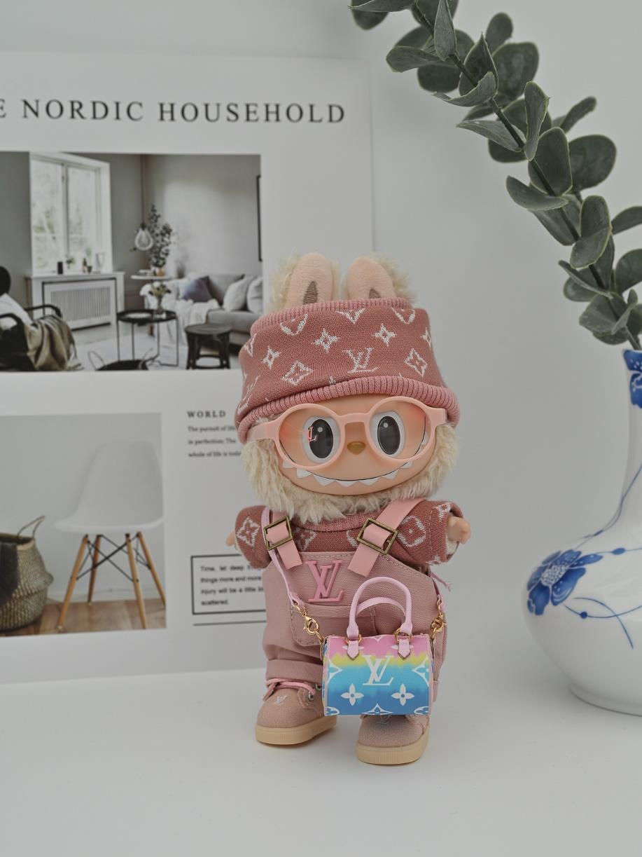Louis Vuitton pink monogram outfit and speedy handbag