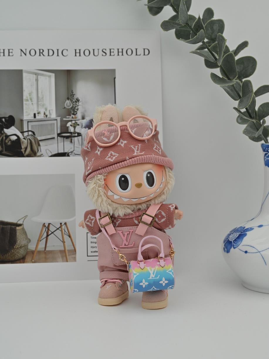 Louis Vuitton pink monogram outfit and speedy handbag