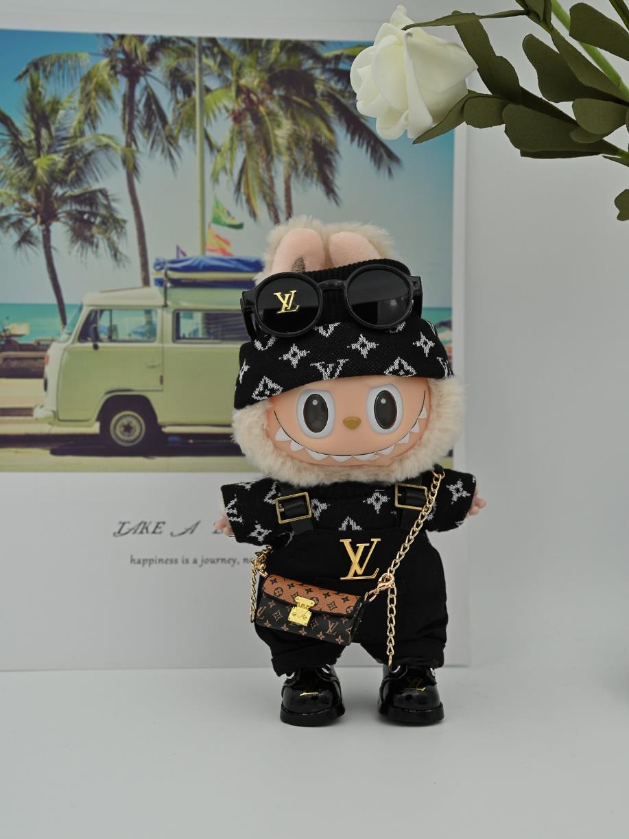 Louis Vuitton monogram all black outfit