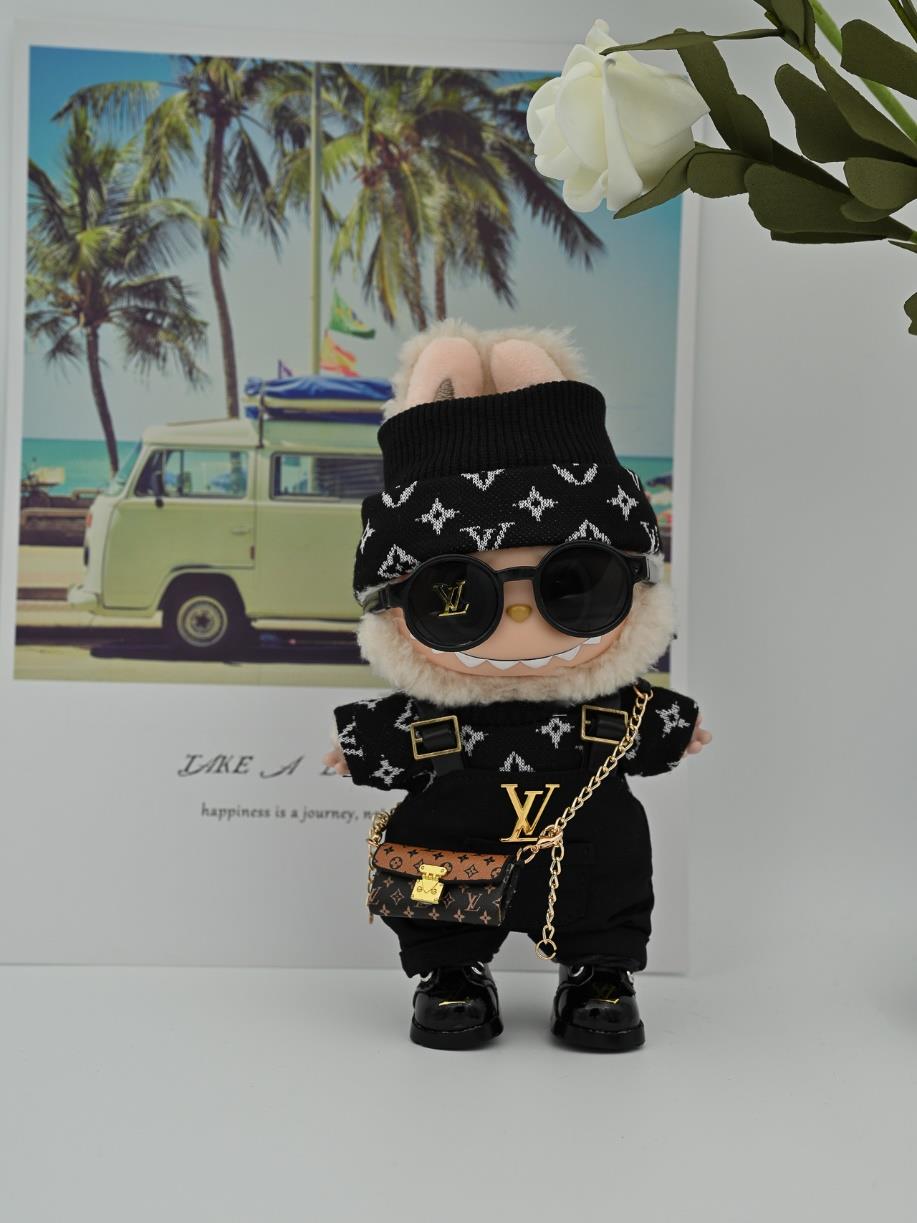 Louis Vuitton monogram all black outfit