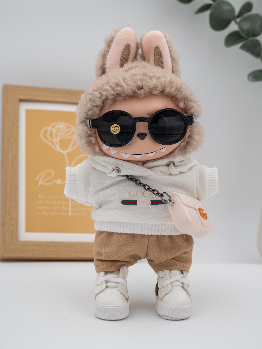 Gucci white hoodie ensemble with marmont bag.