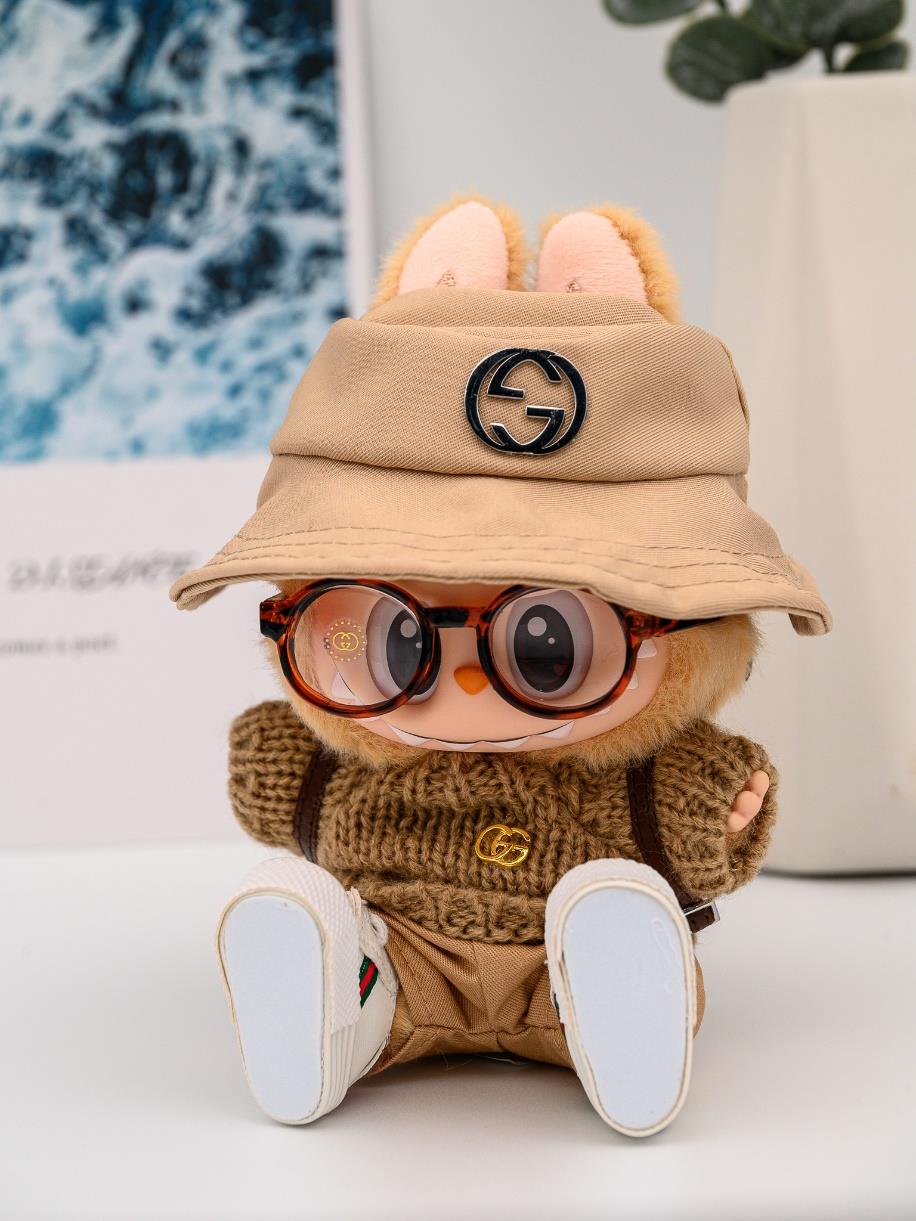 Gucci beige knit sweater ensemble backpack