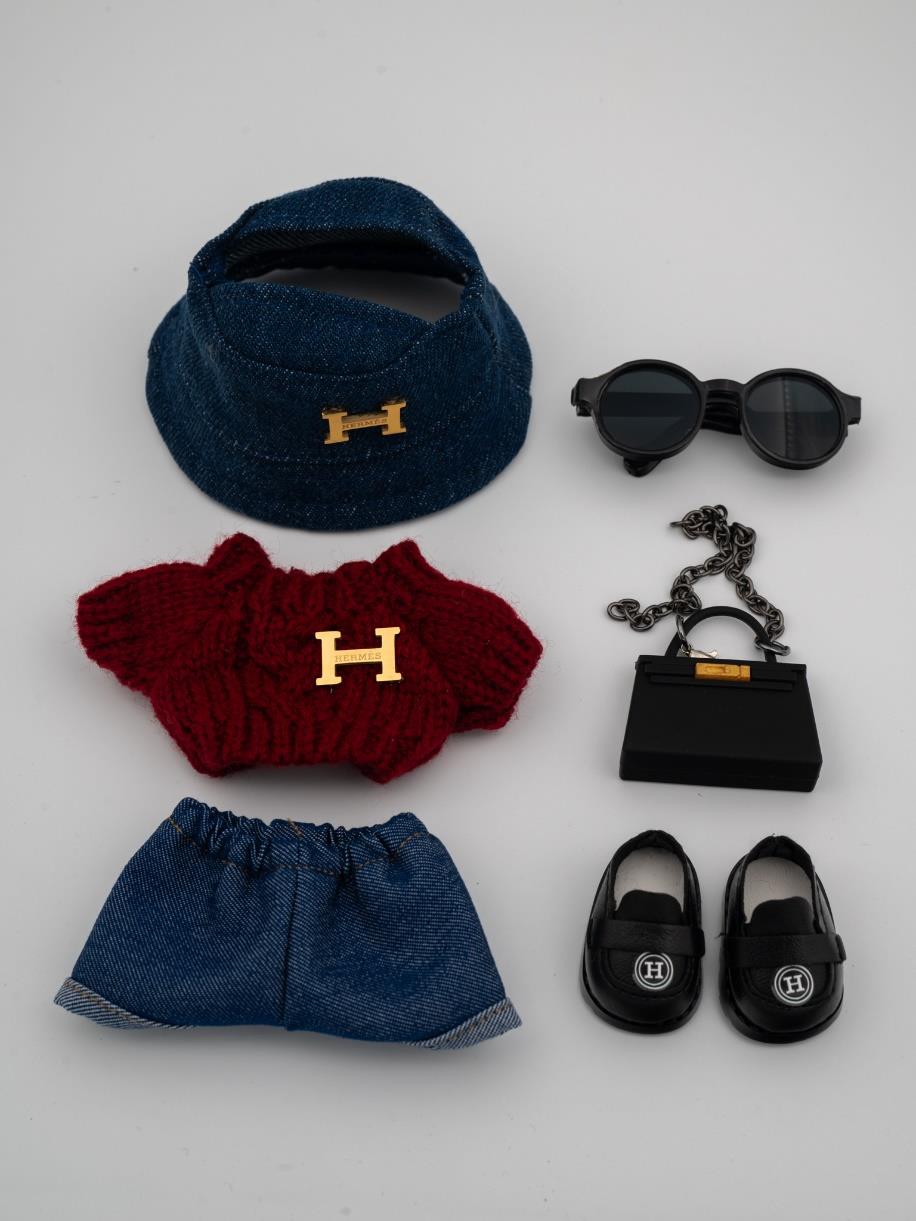 Hermes red and blue ensemble.
