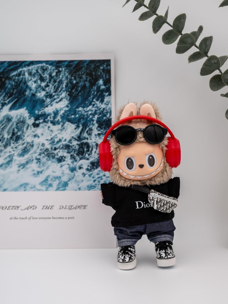 Dior red headphones outfit