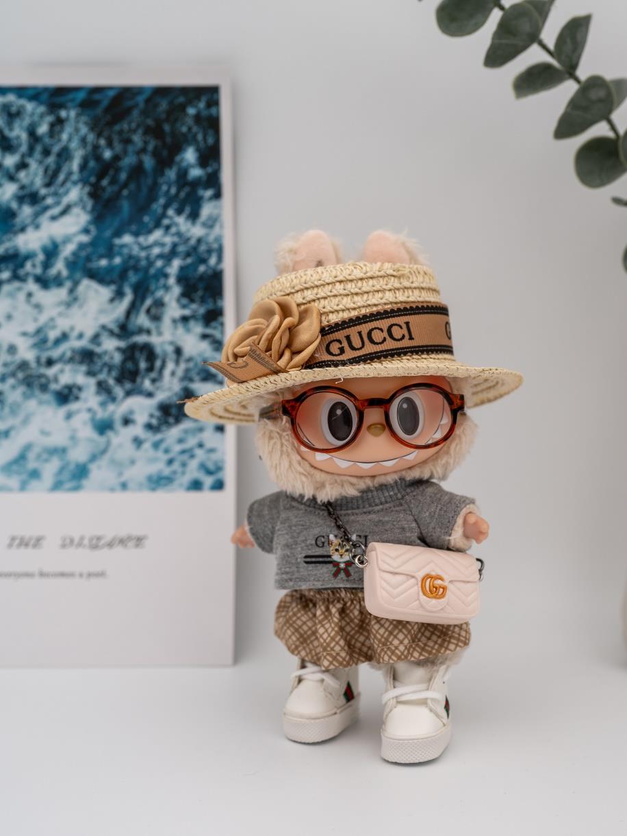 Gucci gray shirt with tiger print ensemble