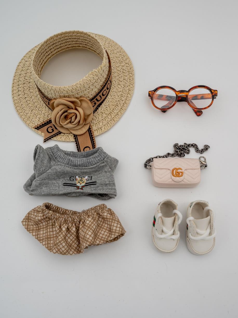 Gucci gray shirt with tiger print ensemble